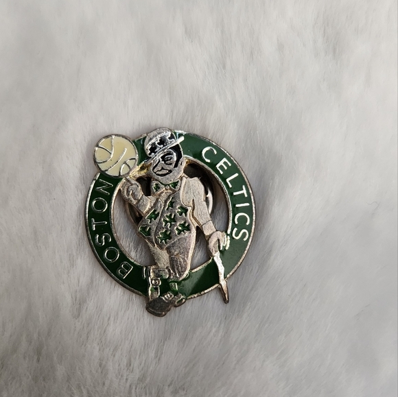 Vintage Boston Celtics Pin - Picture 1 of 4